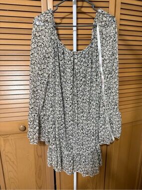 Missguided Black & Cream Long Sleeve Floral Peasant Dress